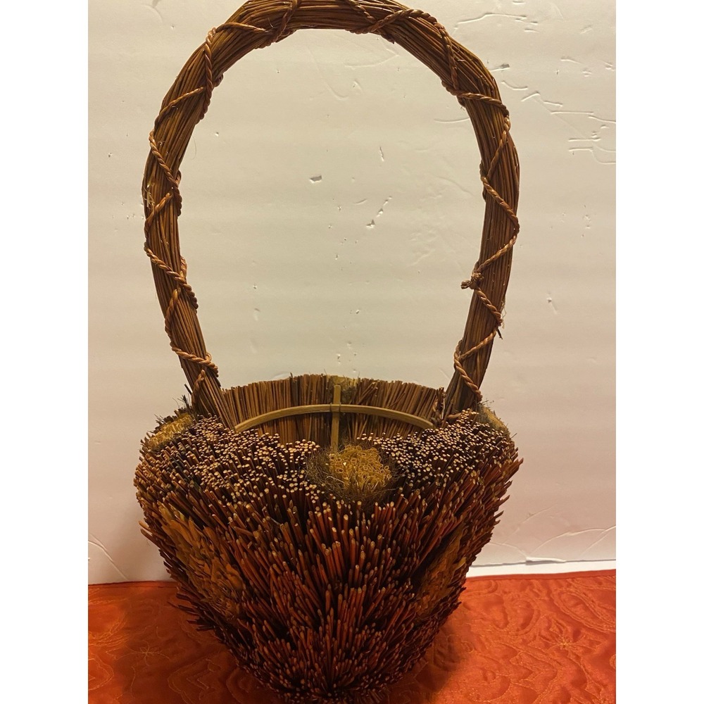 Vintage Handmade Pine Needle Basket Medium Decorative Straw Dark Light Folk Art